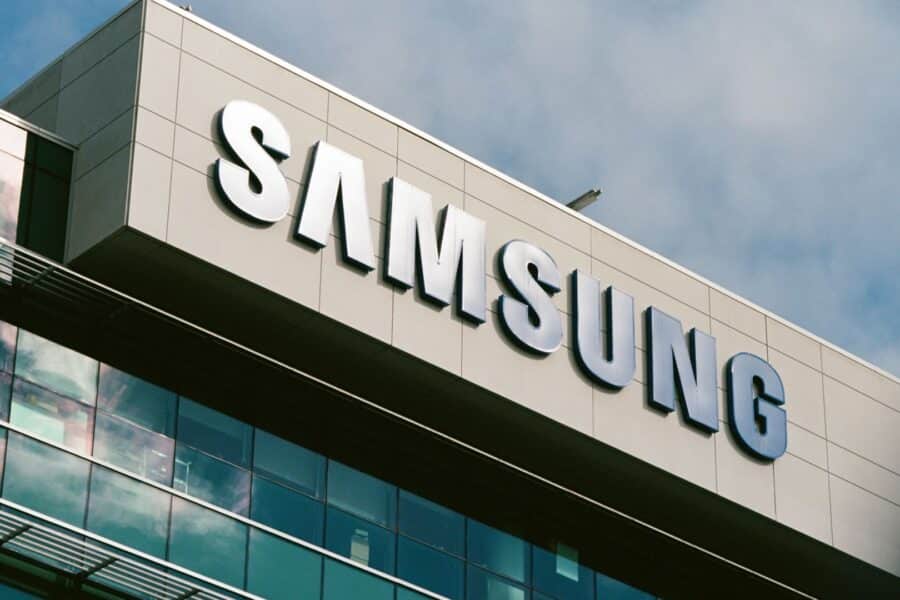 „Samsung“ pelnas kilo 750 proc. – DI atminties lustų paklausa viršijo visus lūkesčius