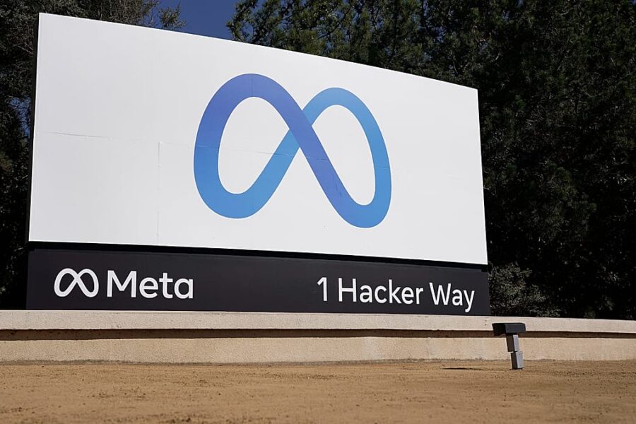 „Meta“ ir „Microsoft“ mažina darbuotojų skaičių, lėšas nukreipia į DI investicijas