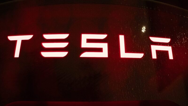 „Tai tik pradžia“: Elonas Muskas atskleidė planus, kurie gali sudrebinti Tesla ateitį