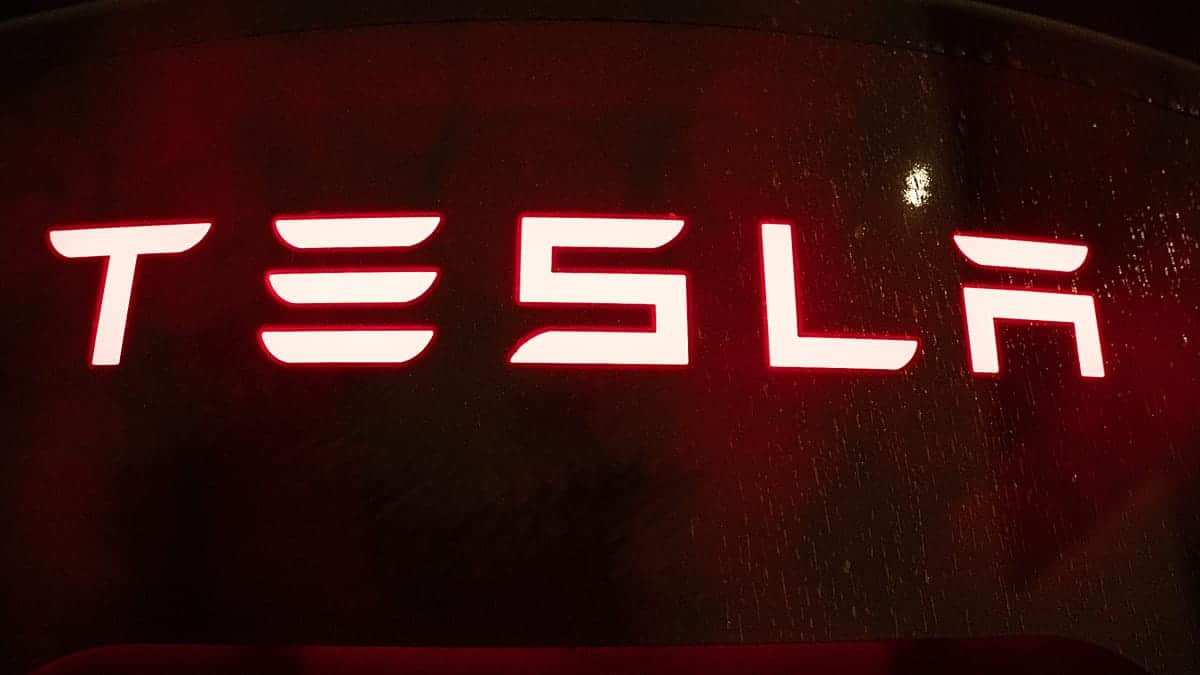 „Tai tik pradžia“: Elonas Muskas atskleidė planus, kurie gali sudrebinti Tesla ateitį