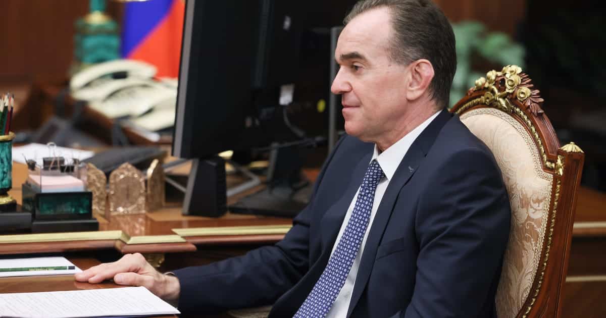 Ukraina plečia smūgius: Tuapse naftos gamykla vėl tapo taikiniu, kilo didelis gaisras, evakuoti žmonės