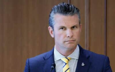 JAV gynybos sekretorius P. Hegsethas supainiojo Bibliją su filmu „Pulp Fiction“