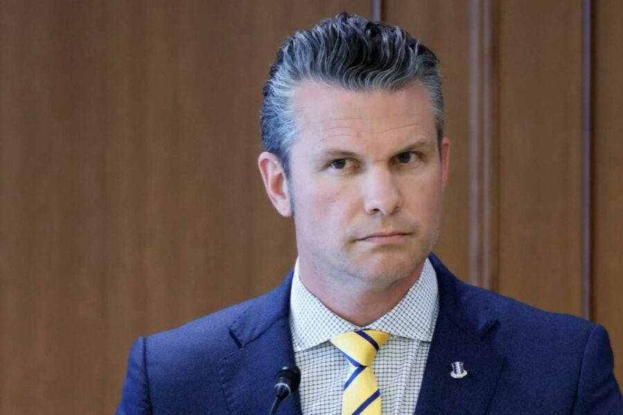 JAV gynybos sekretorius P. Hegsethas supainiojo Bibliją su filmu „Pulp Fiction“