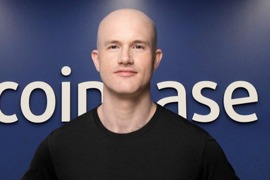 „Coinbase“ vadovas keičia toną: B. Armstrongas ragina skubiai priimti „CLARITY Act“