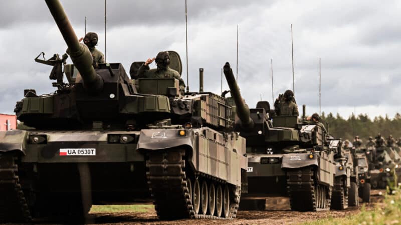 Lenkija mažina priklausomybę nuo užsienio ginkluotės: perima dalį tankų gamybos į savo rankas