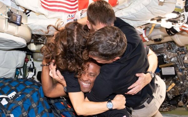 Artemis II ekipažas prieš sugrįžimą į Žemę prabilo: tai buvo siurrealu ir kelia nerimą