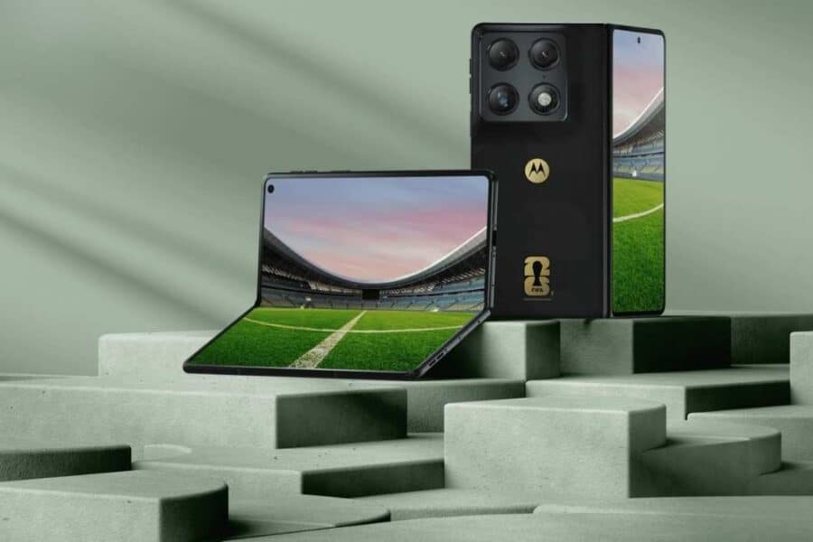 „Motorola” meta iššūkį „Samsung”: gegužę debiutuos sulenkiamas „Razr Fold”