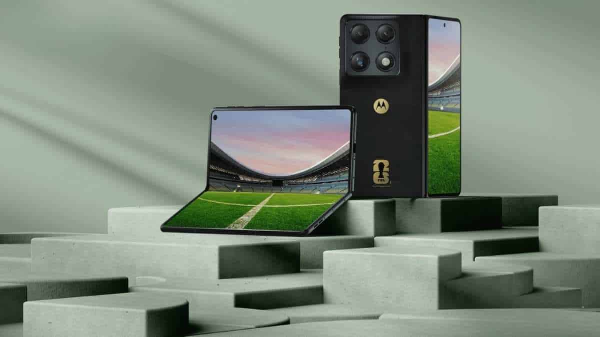 „Motorola” meta iššūkį „Samsung”: gegužę debiutuos sulenkiamas „Razr Fold”