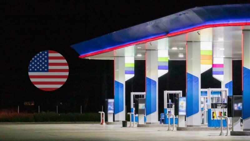 Benzinas JAV per mėnesį pabrango 21,2 proc. – infliacija tolsta nuo „Fed” siekiamo 2 proc. tikslo