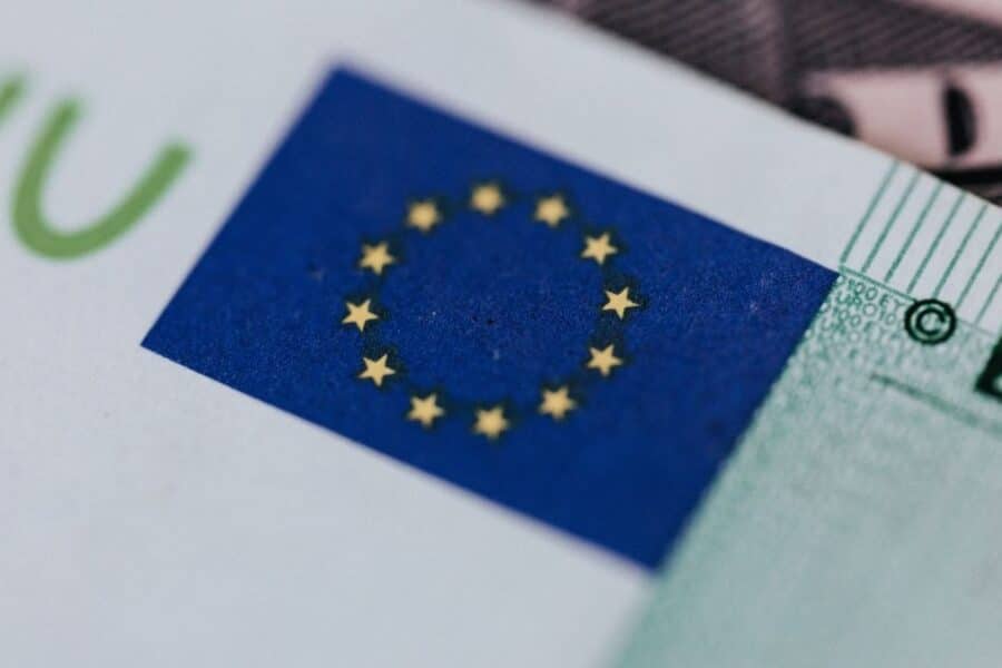 Duomenų saugumas: 8 iš 10 europiečių baiminasi patikėti savo informaciją JAV ir Kinijai
