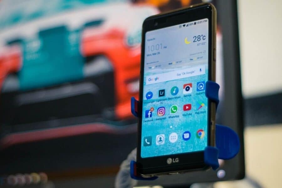 „Google Meet“ atkeliauja į „Android Auto“: skambučiai automobilyje, bet yra svarbių ribojimų