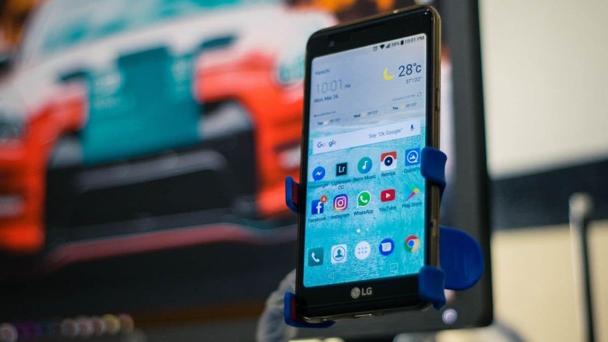 „Google Meet“ atkeliauja į „Android Auto“: skambučiai automobilyje, bet yra svarbių ribojimų