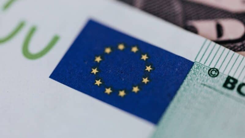 EK perspėja šalis dėl degalų eksporto ribojimų – gresia naftos produktų stygius