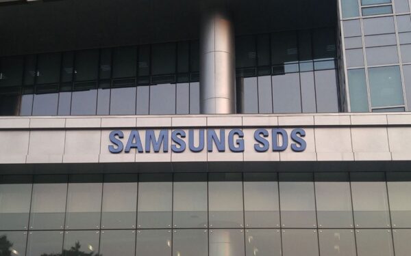 „Samsung SDS” akcijos šovė 18 proc.: KKR investuoja 820 mln. USD į DI plėtrą