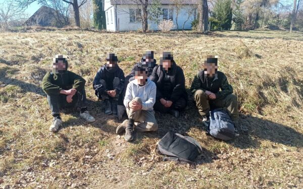 Netoli sienos sulaikyta migrantų grupė: bandė pasiekti Vakarų Europą be jokių tapatybės dokumentų