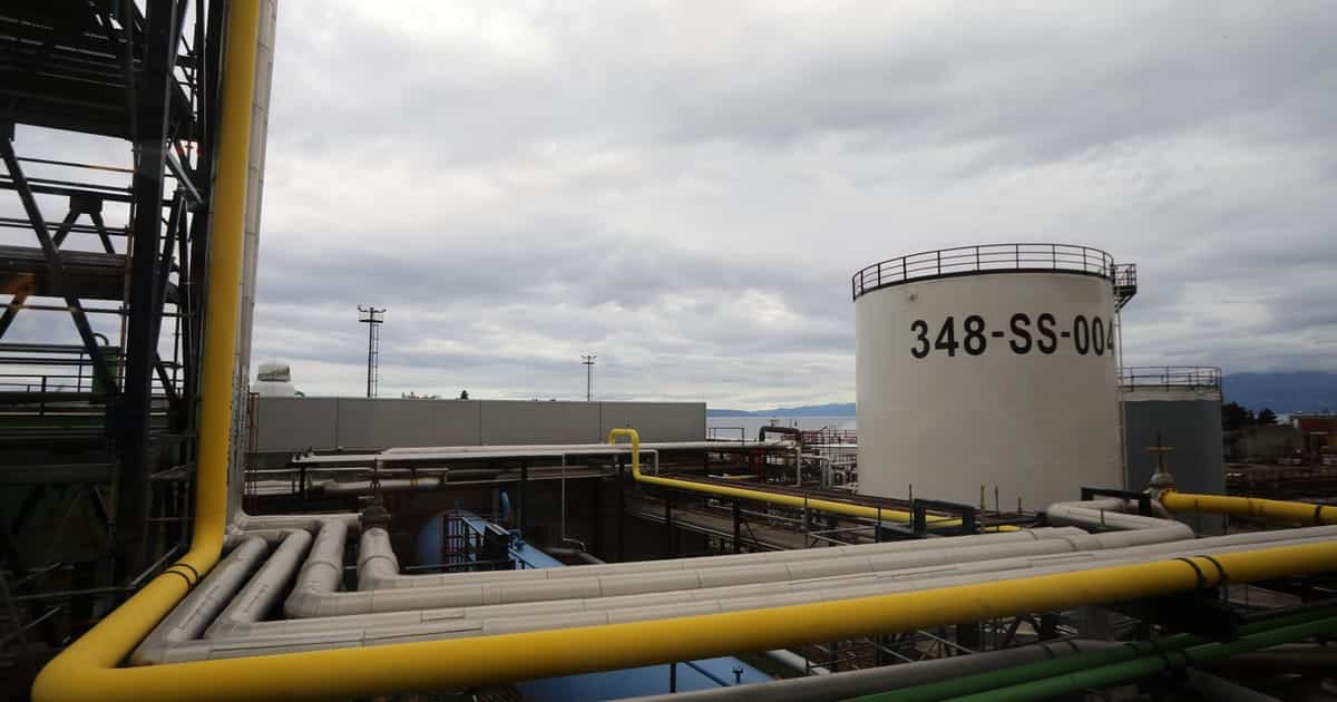 Rusiška nafta sudaro 93 proc. Vengrijos importo, bet V. Orbánas atsisako Kroatijos vamzdyno alternatyvos