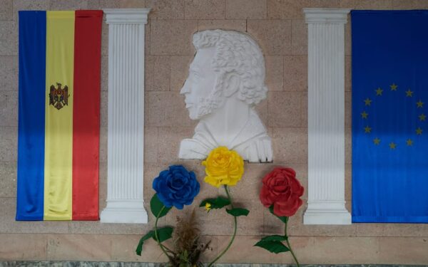 Moldova ragina ES įsileisti: teigia galinti padėti Europai apsiginti nuo Rusijos hibridinių atakų