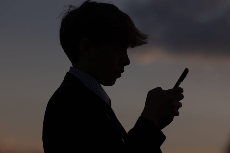 EK ruošia skaitmeninį amžiaus filtrą: vartotojai turės pateikti tapatybės dokumentą