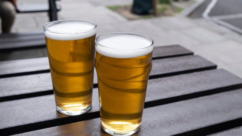 Jungtinei Karalystei gresia CO2 trūkumas – rizika alaus ir mėsos pramonei