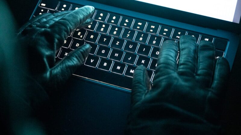 Kibernetiniai nusikaltėliai atakuoja ES, pavogti duomenys jau pardavinėjami