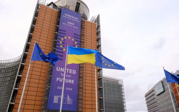 Politinė aklavietė išspręsta: po naftos tiekimo per „Družba” atnaujinimo – 90 mlrd. eurų paskola Ukrainai