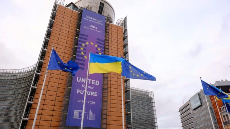 Politinė aklavietė išspręsta: po naftos tiekimo per „Družba” atnaujinimo – 90 mlrd. eurų paskola Ukrainai