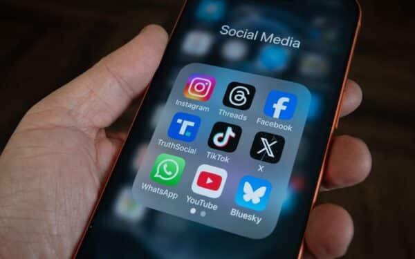 Apklausa: trys iš keturių europiečių nori drausti socialinius tinklus vaikams iki 16 metų