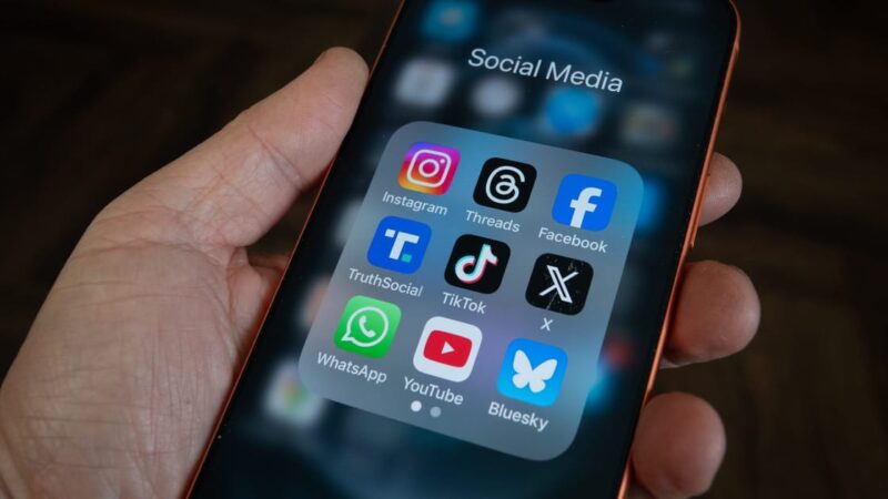 Apklausa: trys iš keturių europiečių nori drausti socialinius tinklus vaikams iki 16 metų