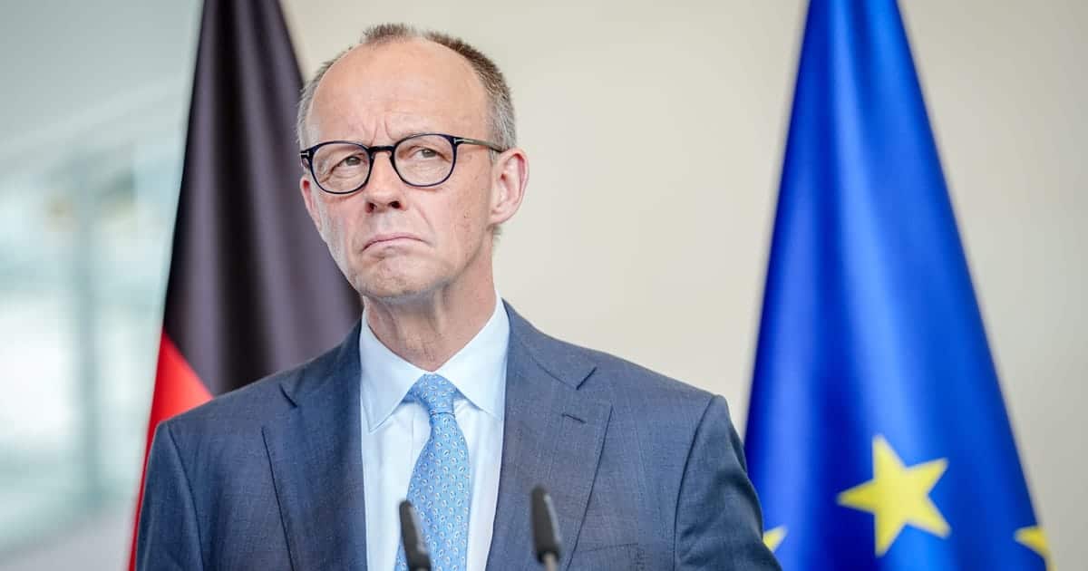 F. Merzas šaukia Nacionalinio saugumo tarybą: Vokietijoje trinka aviacijos kuro tiekimas