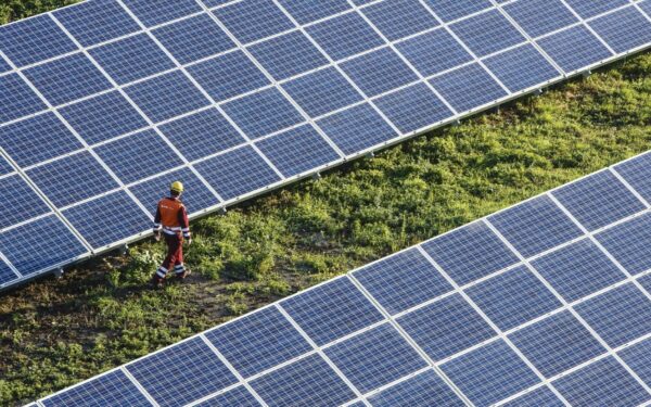 „Orlen” grupė Lenkijoje paleido 65 tūkst. modulių saulės elektrinę