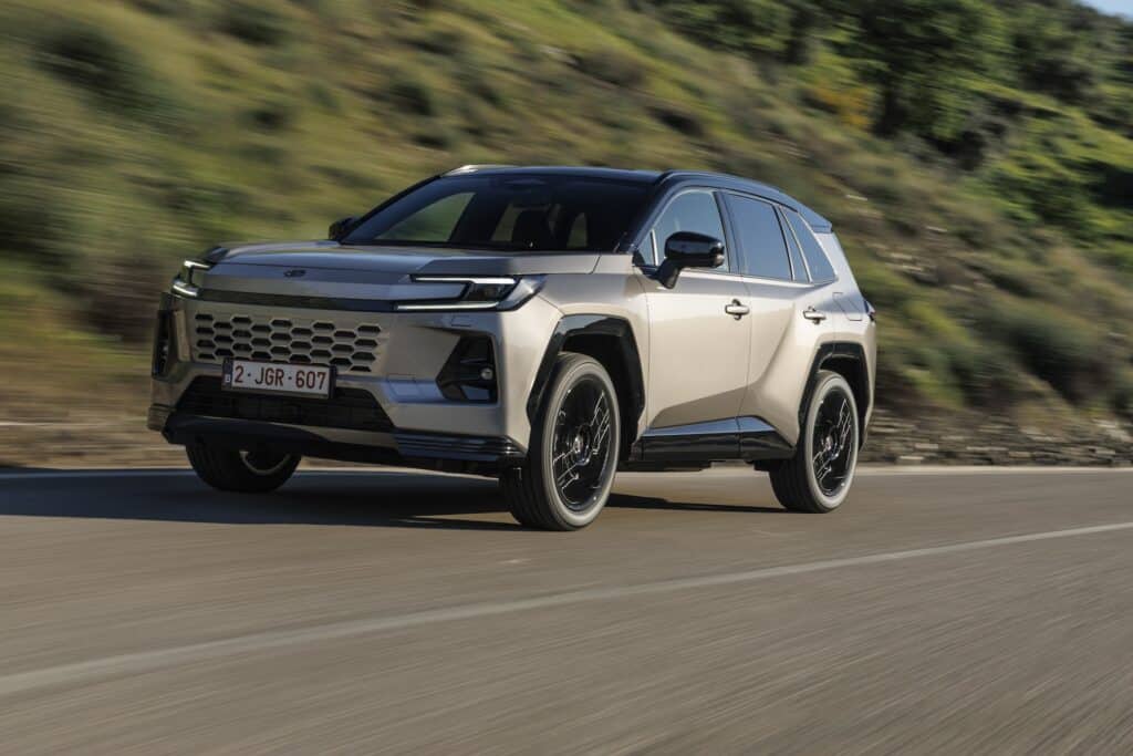 „Toyota RAV4“ automobilis. Gamintojo nuotr.