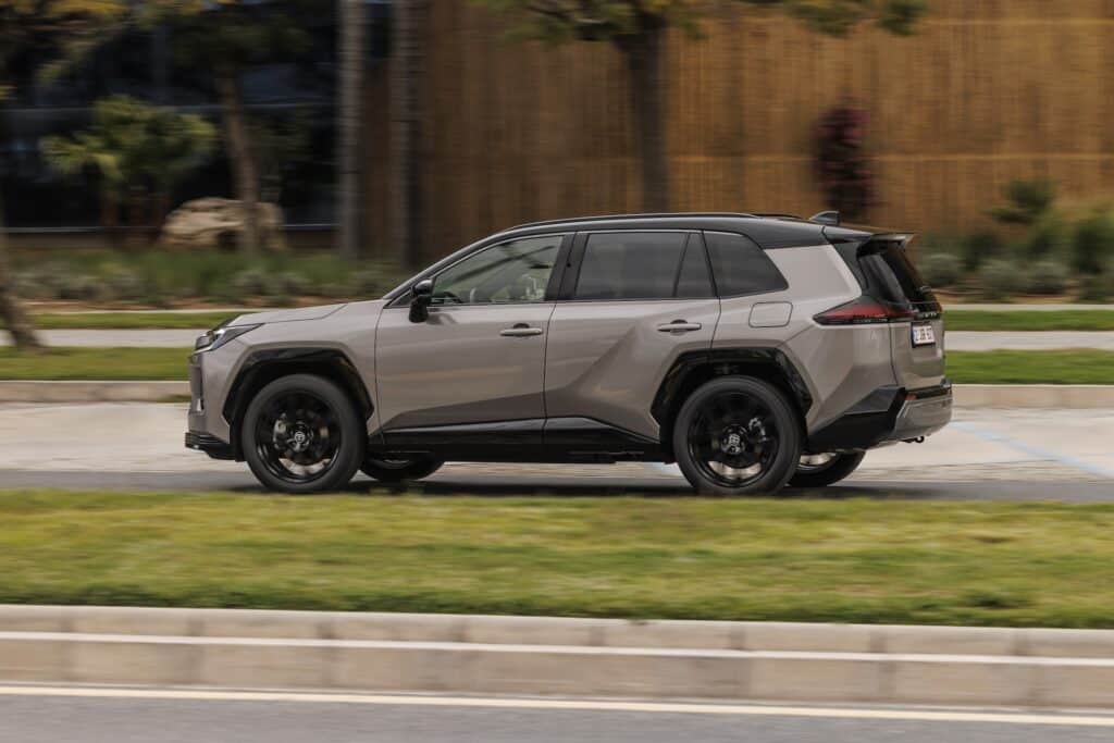 „Toyota RAV4“ automobilis. Gamintojo nuotr.