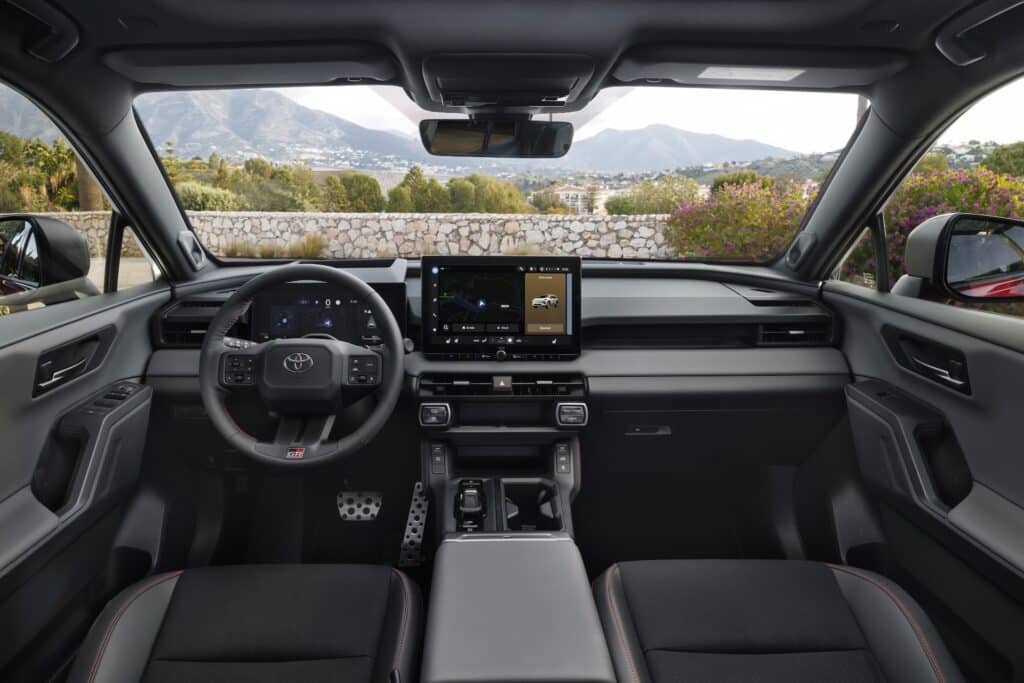 „Toyota RAV4“ automobilis. Gamintojo nuotr.