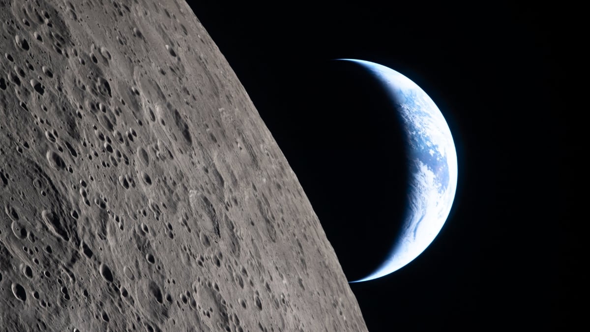 Istorinis NASA skrydis: astronautai fiksavo meteoritų smūgius į Mėnulį