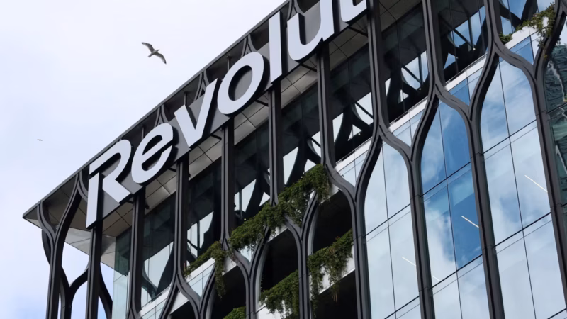 „Revolut“ Italijoje skirta 11,5 mln. eurų bauda už vartotojų teisių pažeidimus