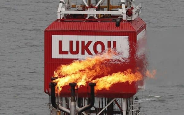 „Lukoil International“ turto pardavimas užstrigo – JAV suteikė papildomą laiką iki gegužės