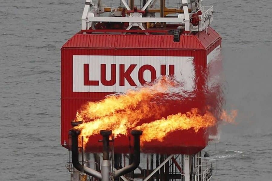 „Lukoil International“ turto pardavimas užstrigo – JAV suteikė papildomą laiką iki gegužės