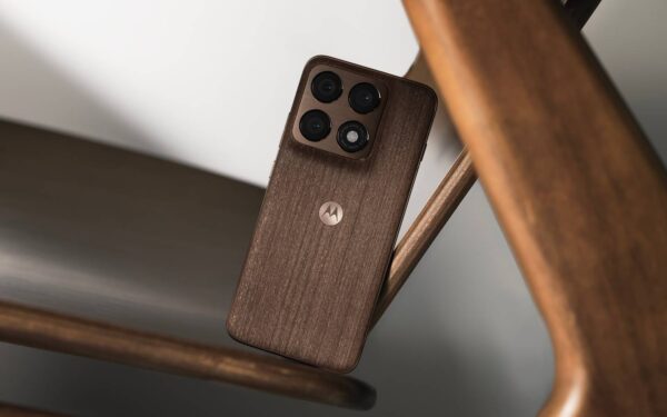 „Motorola“ naujienos Europoje: debiutavo naujausios kartos flagmanas ir vidutinės klasės modeliai