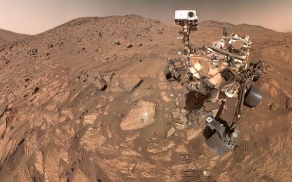 Netikėtas atradimas Marso uolienose, ar tai užuomina apie senovinę gyvybę?