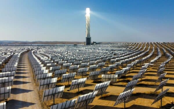 Saulės energetika ES aplenkė hidroenergetiką – gamyba šoktelėjo 25 proc.