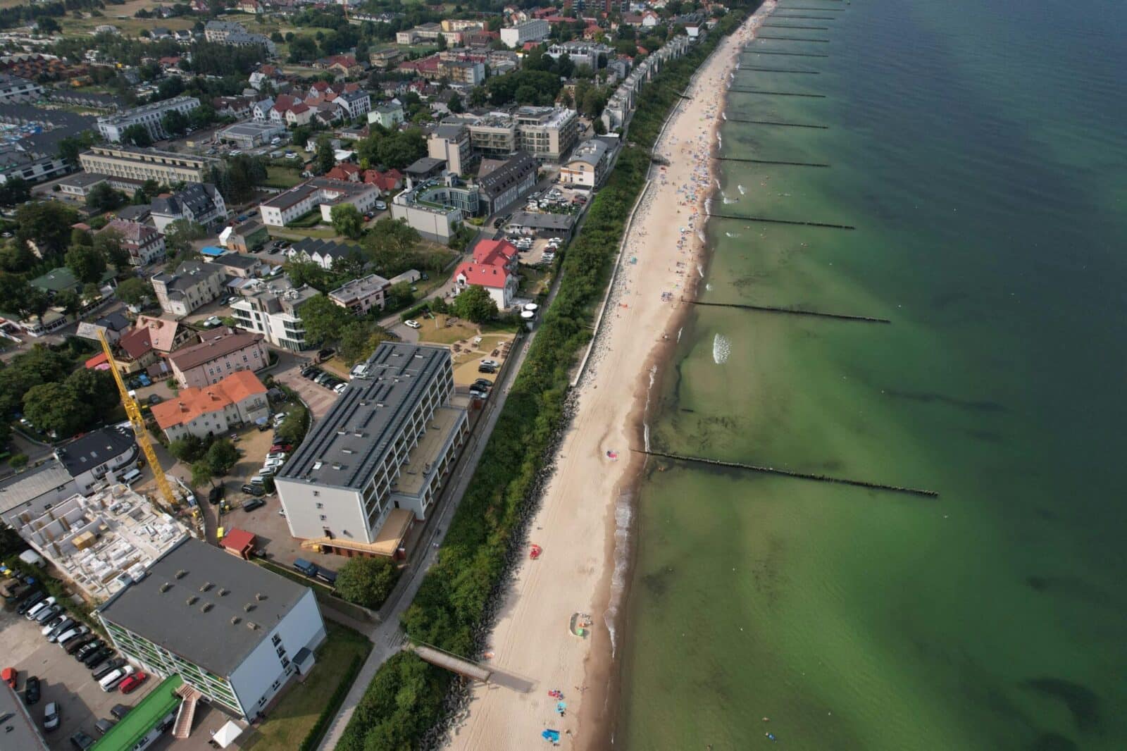 Lenkijos pajūryje – naujas milžiniškas ir prabangus viešbutis: paaiškėjo, kiek žmonių priims bei kuo nustebins