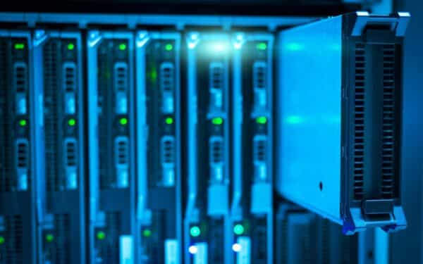 Žytomyre išaiškinta botų ferma: tūkstančiai paskyrų keliavo Rusijos tarnyboms