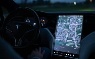 „Tesla“ automobiliuose įdiegtas „Grok AI“ – ekspertai įspėja apie naują saugumo riziką