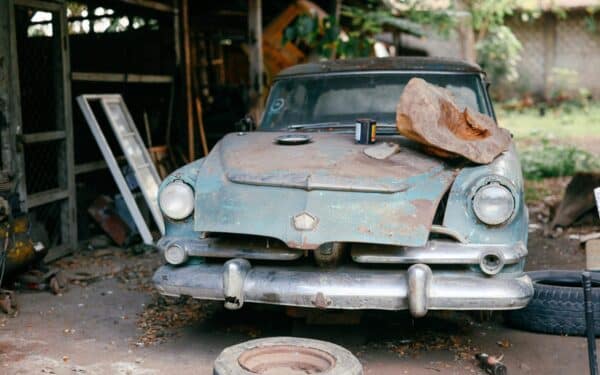 Laukiate, kol automobiliai atpigs? Nauja rinkos realybė gali nemaloniai nustebinti