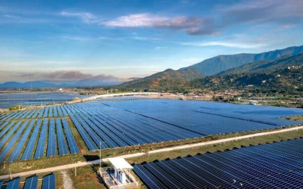 Kinija stabdo saulės energetikos kainų karą – bus ribojami gamybos pajėgumai