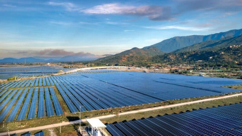 Kinija stabdo saulės energetikos kainų karą – bus ribojami gamybos pajėgumai