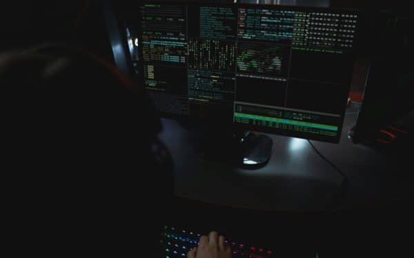 Lenkijoje pasiektas rekordinis kibernetinių incidentų skaičius – kaltinamas dirbtinis intelektas