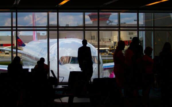 Kas iš tiesų teršia labiausiai? Tyrimas atskleidė netikėtą ryšį tarp žmonių ir emisijos