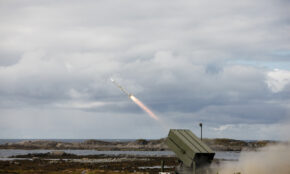 Karinių oro pajėgų specialistai pradeda testuoti vidutinio nuotolio oro gynybos sistemą NASAMS. KAM nuotr.