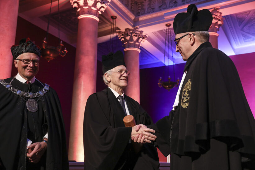 Vilniaus universiteto garbės daktaru buvo inauguruotas Nobelio fizikos premijos laureatas profesorius Gerardas Mourou. Mariaus Morkevičiaus (ELTA) nuotr.